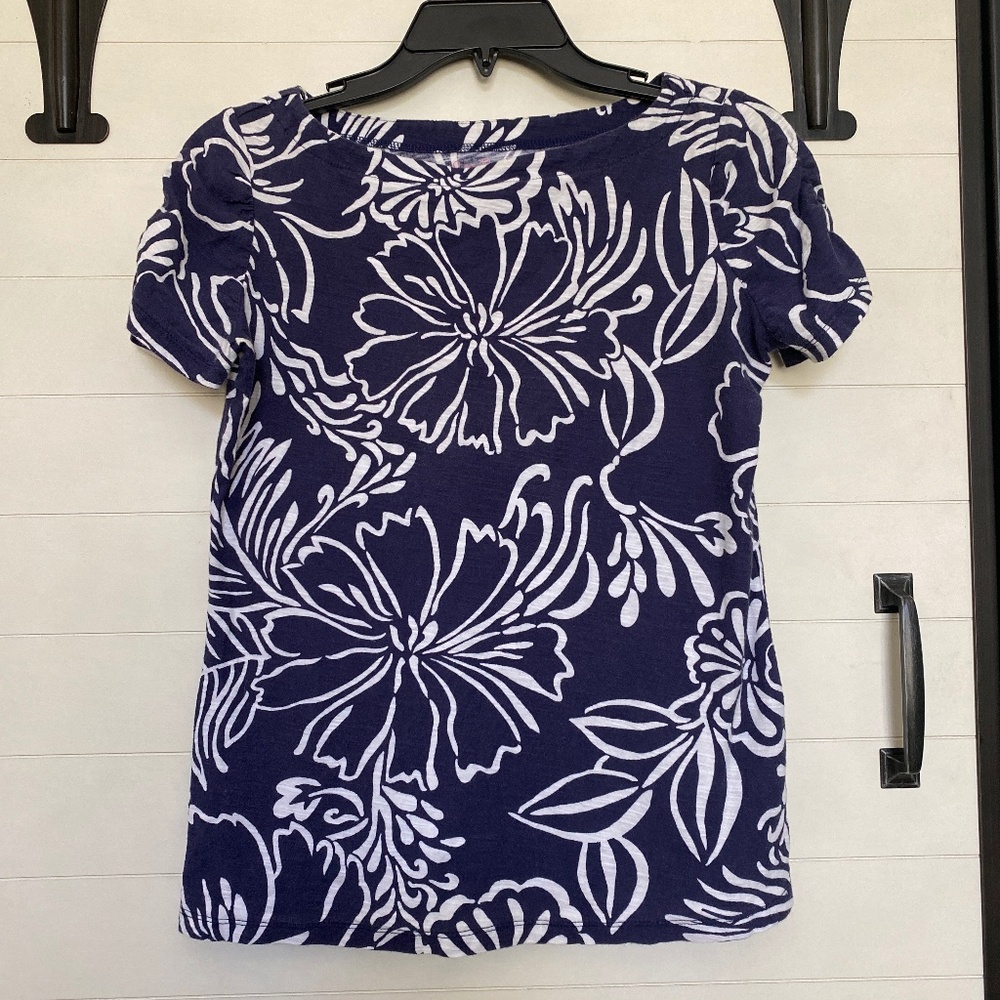 Lilly Pulitzer Navy and White Floral Short Sleeve Tee Small